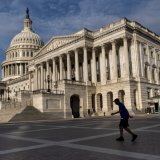 Le Sénat américain a adopté de justesse l'énorme projet de loi budgétaire de Donald Trump. KEYSTONE/AP/J. Scott Applewhite